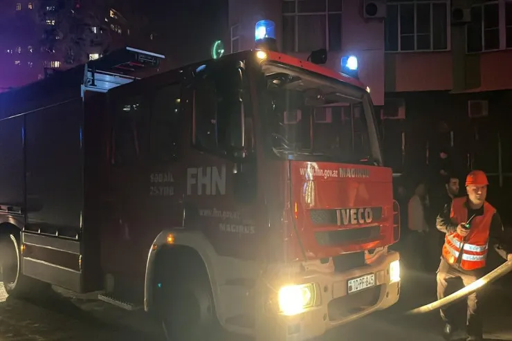 Bakıda yaşayış binasında YANĞIN  söndürüldü-YENİLƏNİB 