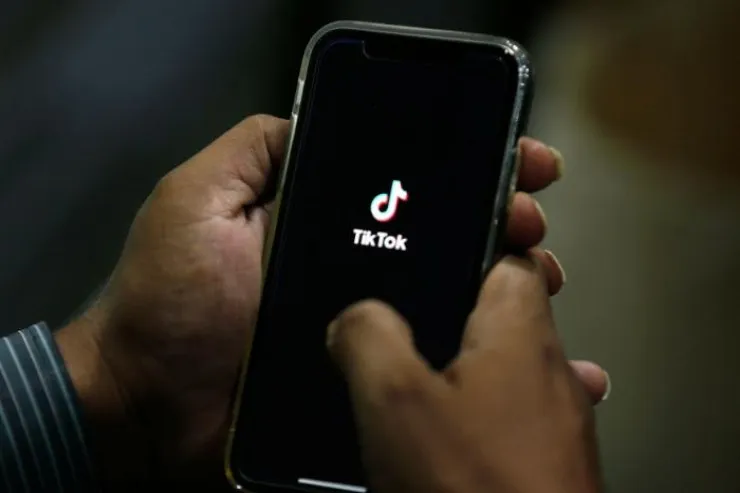 Naxçıvanda canlı yayımda söyüş söyən tiktoker  cərimələndi