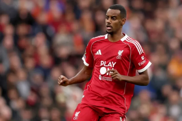 "Liverpul"un hücumçusu hədələrə görə doberman iti aldı 