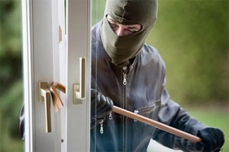 Bakıda evdən 13 min manatdan çox oğurluq edənlər SAXLANILDI 