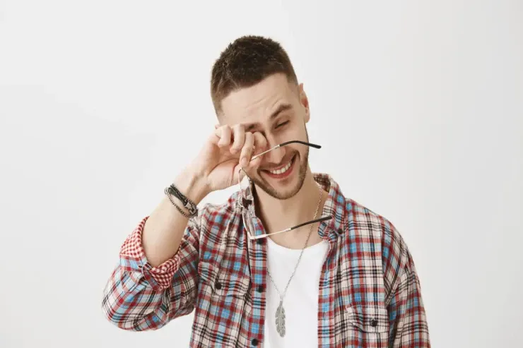 Eynəkdən imtina beyninizi  dəyişir