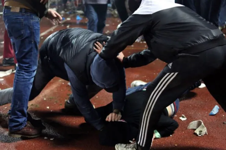 Biləsuvarda toyda mahnı DAVASI:  yolunu kəsib döydü