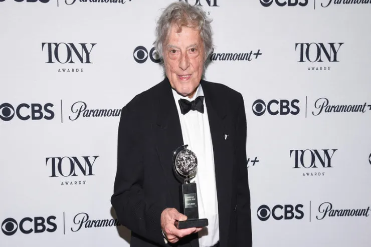 Əfsanəvi dramaturq və "Oskar" mükafatı laureatı vəfat etdi
