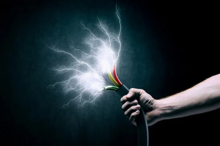 Bakıda FACİƏ:  kişini cərəyan vurub öldürdü 