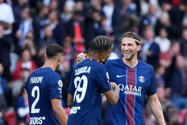 PSJ "Barselona" ilə oyunda rekord qırdı 