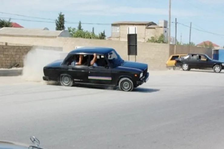 Hansı sürücülər avtoxuliqan  hesab olunur? - CAVAB 