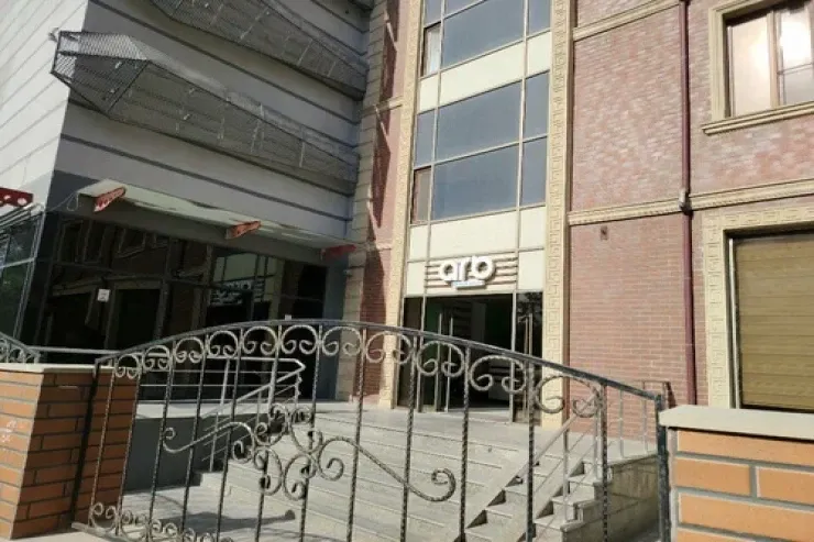 "ARB"nin binasını   2.5 milyona satmaq istəyənlər azadlığa buraxıldı