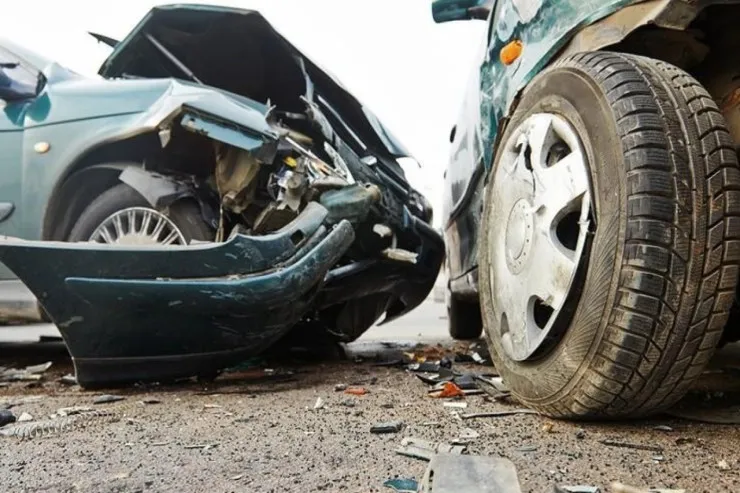 Şəkidə iki maşın toqquşdu:  6 nəfər...