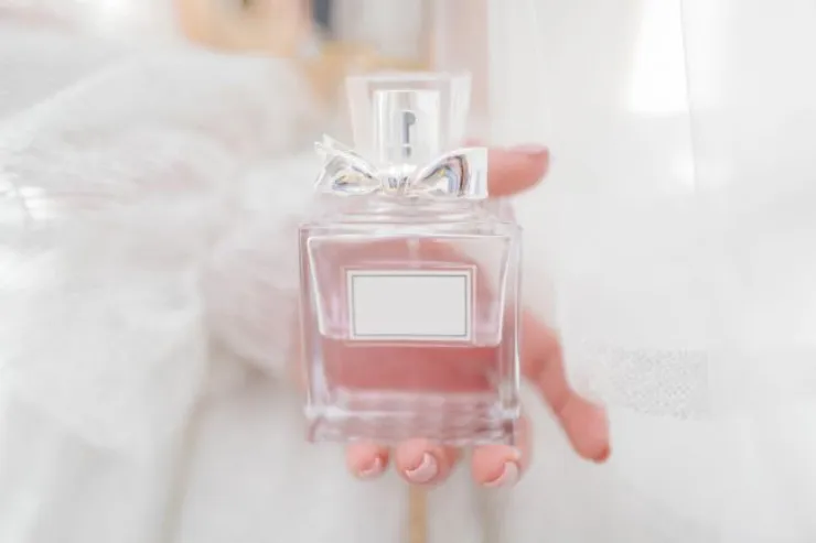 Ətir saxlamaq üçün ən pis yerlər 