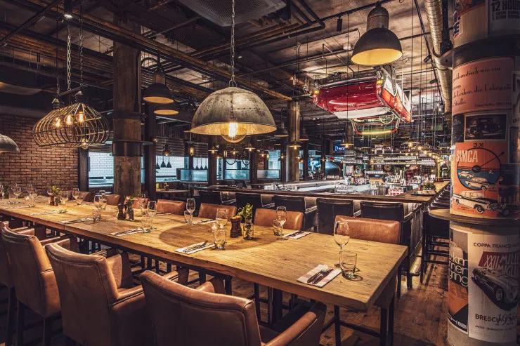 Səssiz kafe - burada danışsan, səni çıxarırlar 