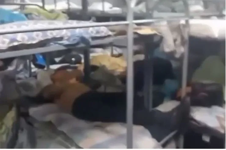 Rusiyada 100-ə yaxın azərbaycanlını  aeropotda saxlayıb bağlı otağa  saldılar - VİDEO 