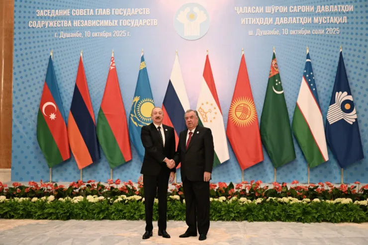 İlham Əliyev Düşənbədə "Millət" sarayında belə qarşılandı - VİDEO 