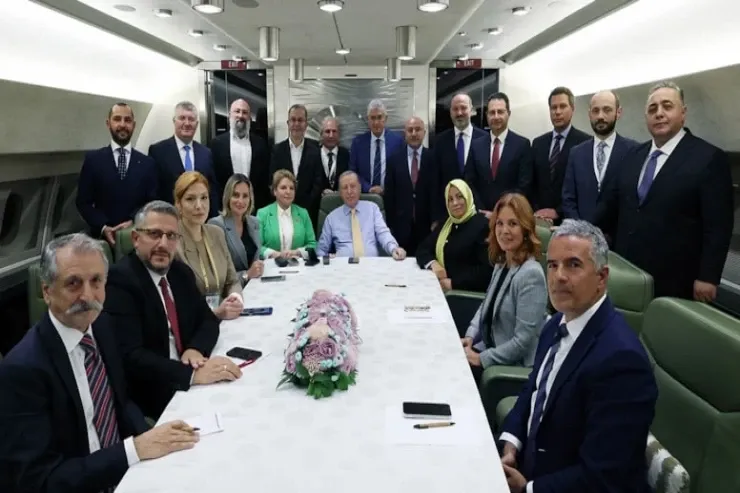 Hülyanın qızı Ərdoğanla  bir təyyarədə -FOTOLENT 