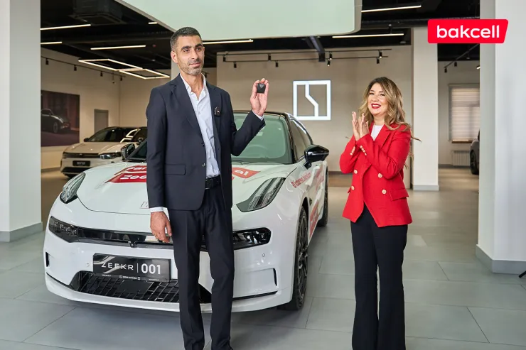 “Bakcell” lotereyasında ilk “Zeekr 001” qalibə təhvil verildi