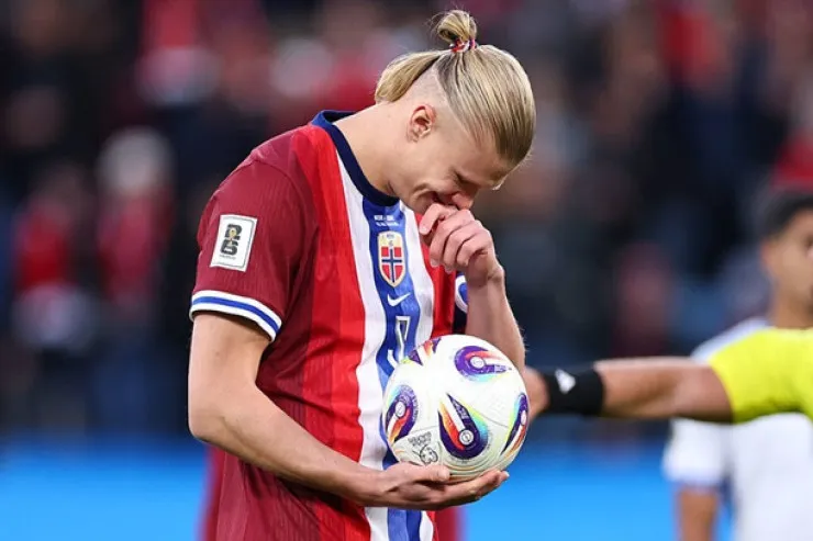 Haalanddan het-triklə dünya rekordu 