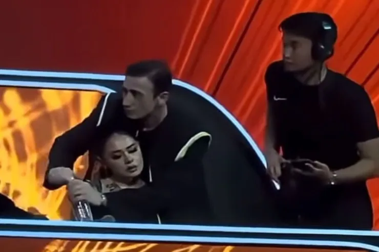 Samirə Əfəndi müsabiqədə özündən getdi -  VİDEO 