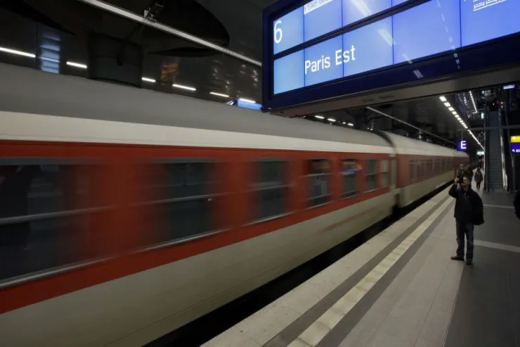 Niyə qatar vaqonlarında  təhlükəsizlik kəmərləri   yoxdur?