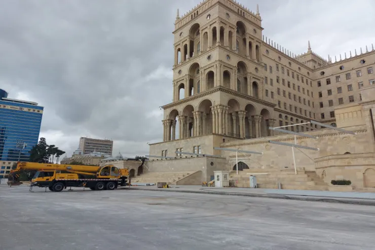 Azadlıq meydanı parada hazırlaşır  - YENİLƏNİB 