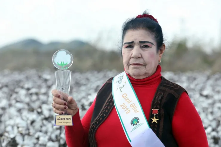 Qəhrəman pambıqçı  öldü