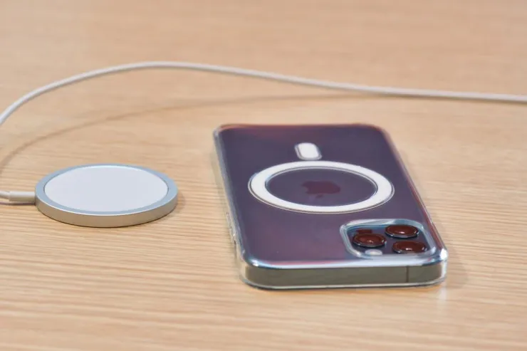 iPhone üçün ən vacib aksesuar: MagSafe  nə üçün lazımdır?