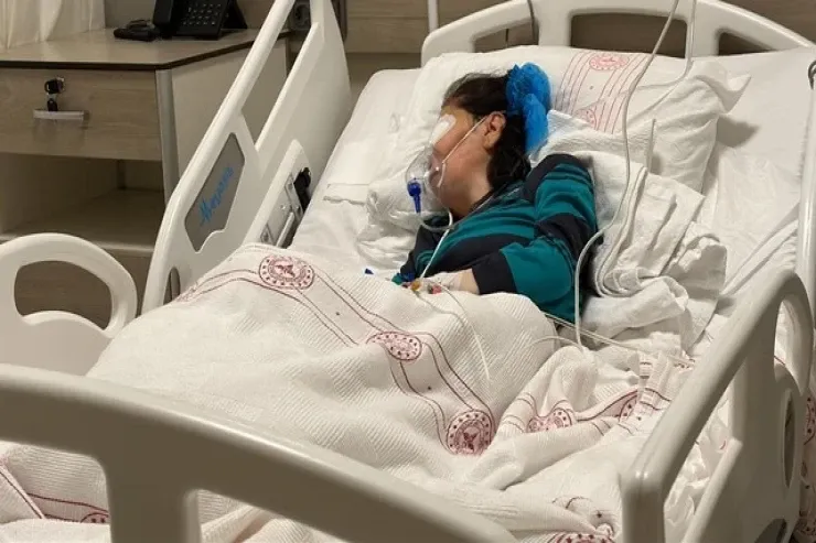 Kişi xərçəngə   tutulan yataq xəstəsi  arvadını öldürdü