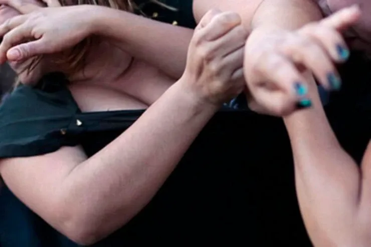 Azərbaycanda gəlin qayınanasını döydü:  "Oğluma başqa arvad alacam"