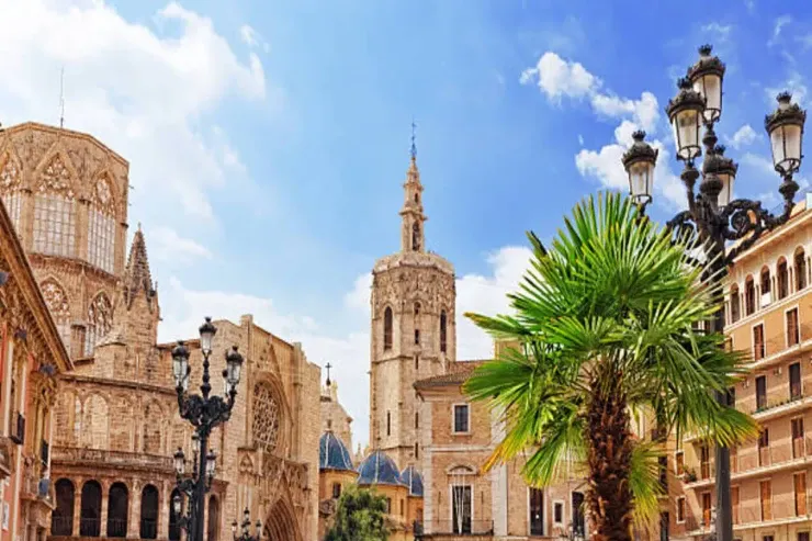 İspaniyada 11 dollara  harada yemək və şərab içmək olar?