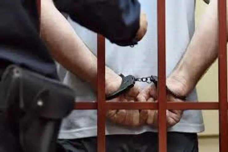 Polisə rüşvət verən azərbaycanlılara 14 il HƏBS CƏZASI 