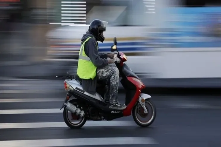 Azərbaycanda moped  üçün də  sürücülük vəsiqəsi  tələb olunacaq