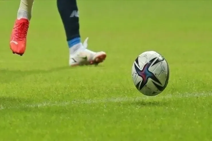 Futbolçu oyun zamanı  öldü