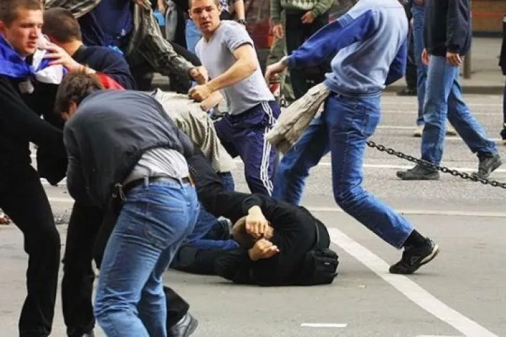 Kafedə KÜTLƏVİ DAVA:  Bıçaqlananlar var -YENİLƏNİB 