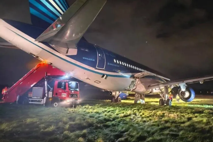 AZAL təyyarəsi Sankt-Peterburq aeroportuna enməli oldu: xəsarət alan yoxdur - YENİLƏNİB 