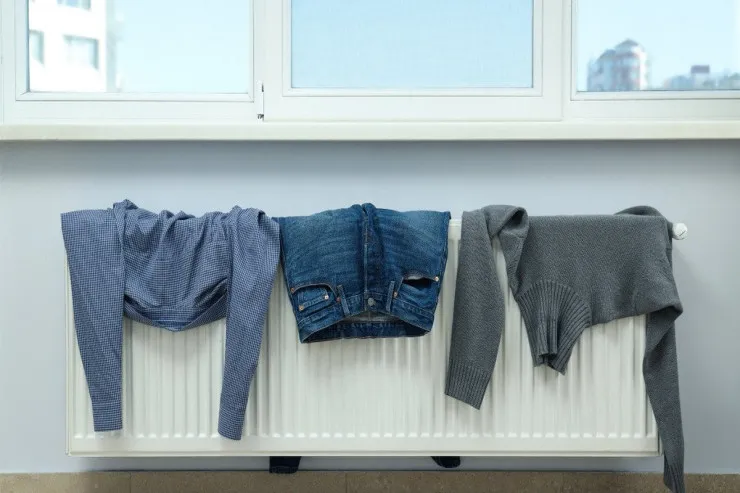 Təhlükəli vərdiş:  nəm paltarları radiatorda qurutmaq  olmaz