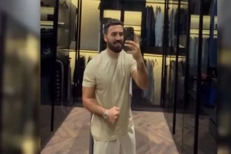 Zamiq Hüseynovun bir otaq dolu paltarı - VİDEO 