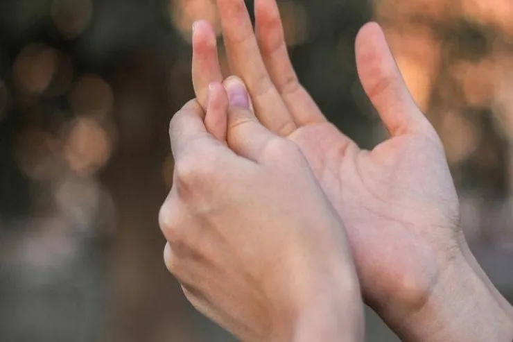 Əl barmaqlarınız gələcəkdə alkoqolik olub-olmayacağınızın  XƏBƏRÇİSİDİR