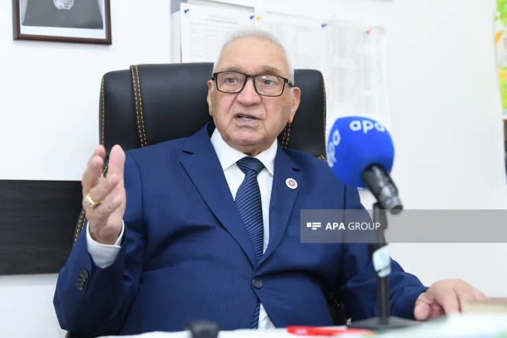 Azərbaycanda depressiyaya tutulanlar  çoxalıb: Psixiatr Nadir İsmayılov 