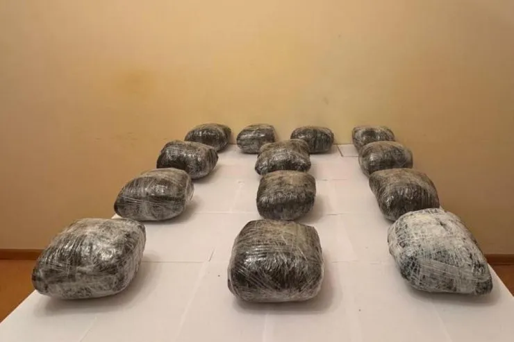 İrandan gələn narkotiki BYD ilə daşıyanlar  tutuldu