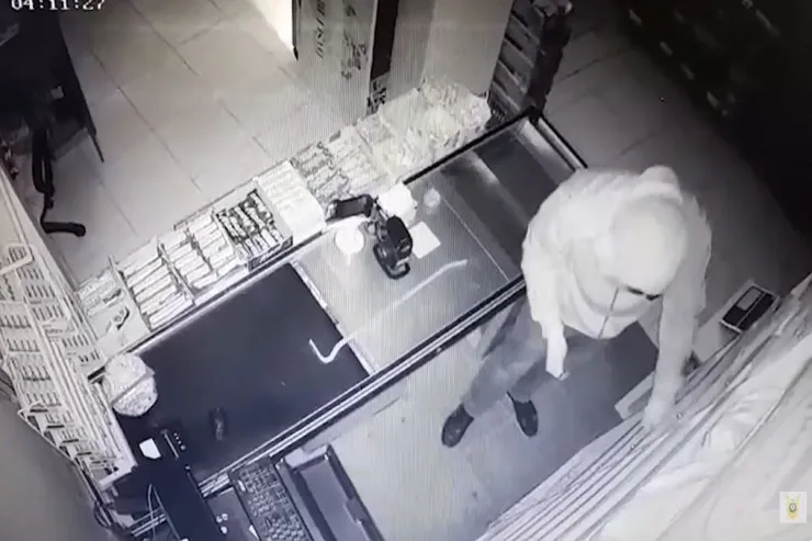 Masazırda ödəmə terminalı  belə qarət olundu - HADİSƏ ANI 