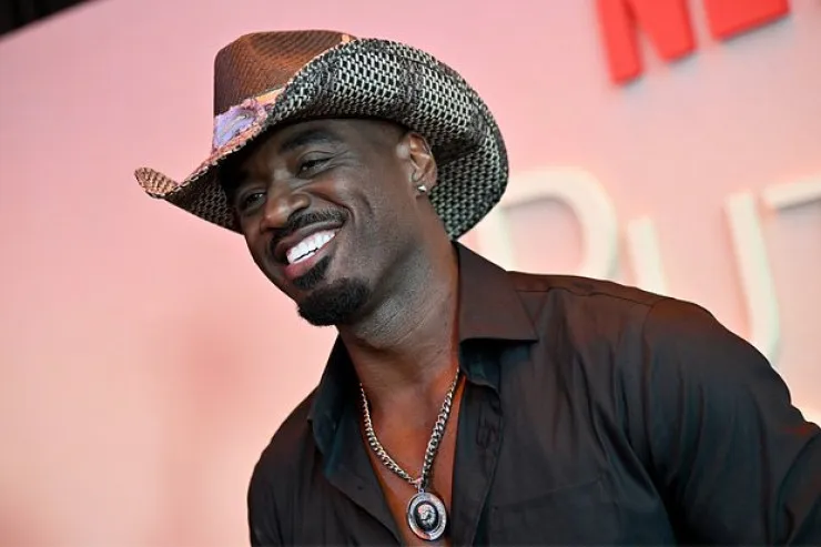 Netflix ulduzunun anası onu 11 yaşında doğub,  atası təcavüzkar qohumu idi