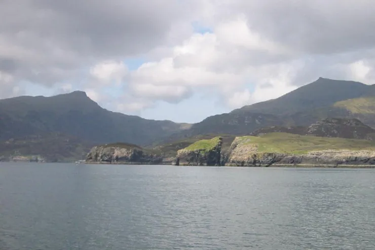 Ada satışa çıxarıldı:  Yeni tikilən binadakı mənzil qiymətinə 