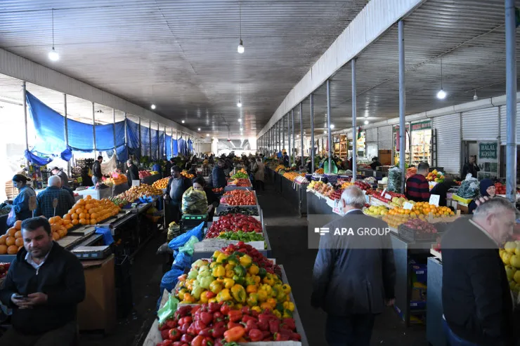 “Pensiyamı alıb  yer pulu verirəm”  – “Vosmoy” bazarından REPORTAJ 