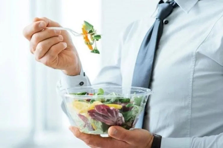 Çətənəni tavada qızardıb  yedi, həbs olundu