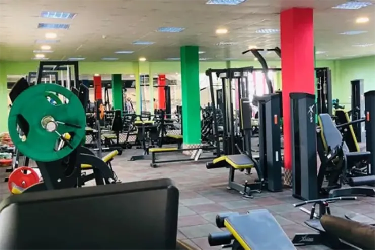 Gənc oğlan idman zalında öldü 