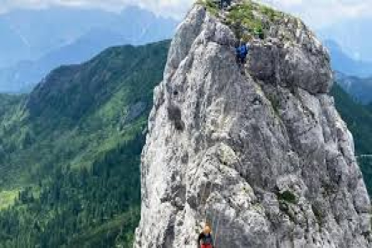 Gədəbəydə FACİƏ:  kəklikotu yığan kişi dağdan yıxılıb  öldü