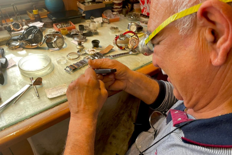 Azərbaycanda saatsazlar üçün məktəb niyə yoxdur? 