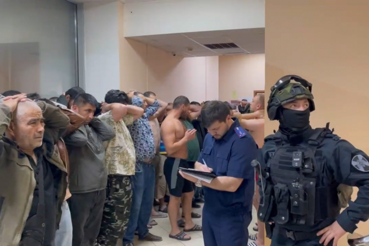 Moskvada hostelə BASQIN:  120 miqrant saxlanıldı