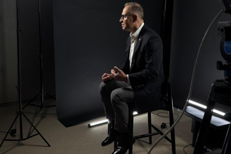 Keçmiş prezident  veriliş aparıcısı   olacaq