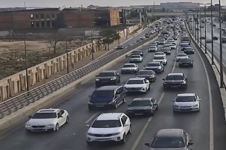 Bakıda bu yollarda sıxlıq var - SİYAHI 