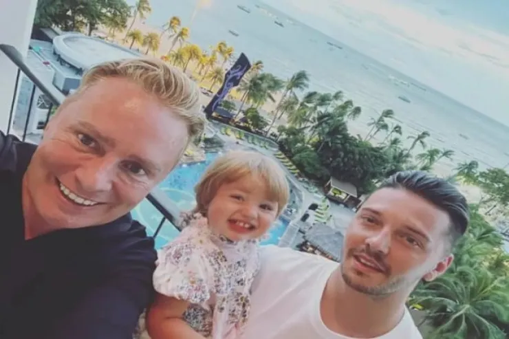 Övladı gözəl olsun deyə modeldən 50 min dollara   yumurta aldı