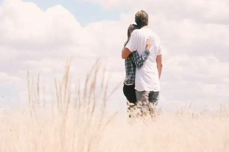 Münasibətlərdə qadını necə asanlıqla sevindirmək olar? 